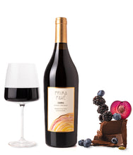 Load image into Gallery viewer, Prima Pavé Fiamma Bottle with glass and flavor profiles
